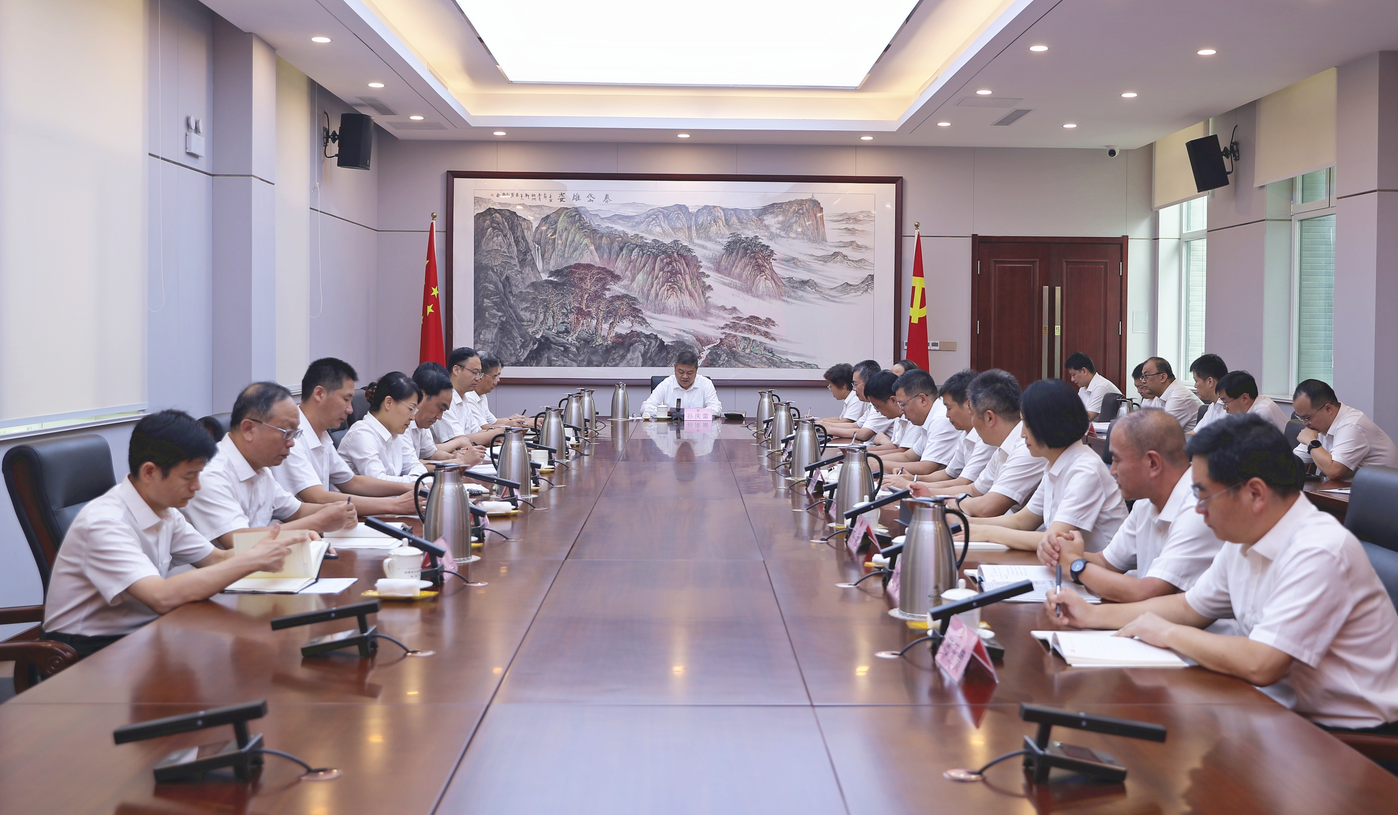 市人大常委会党组召开扩大会议  传达学习省委十二届七次全会、市委十三届七次全会精神